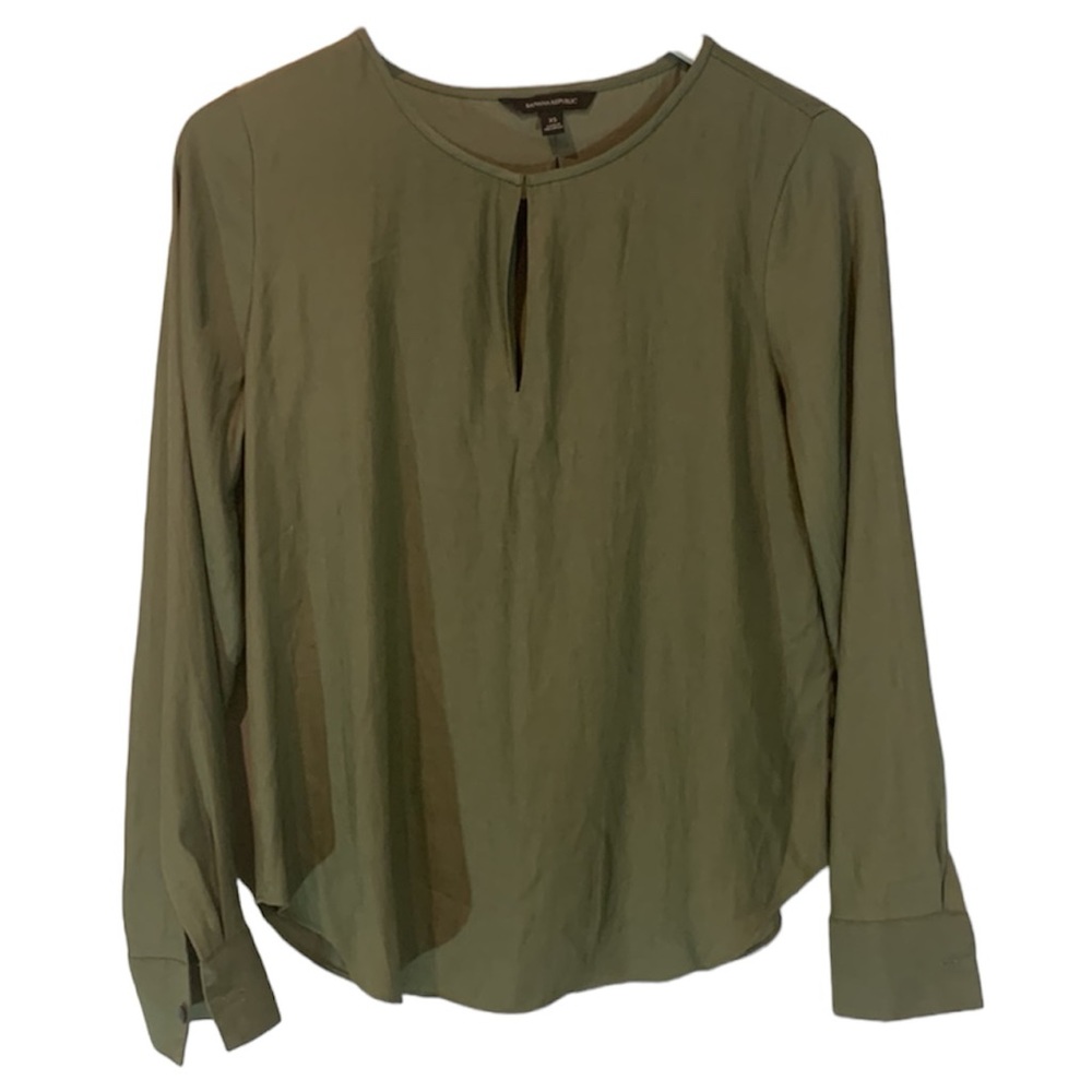 Banana Republic Army Green 3/4 button sleeve with keyhole front Size XS